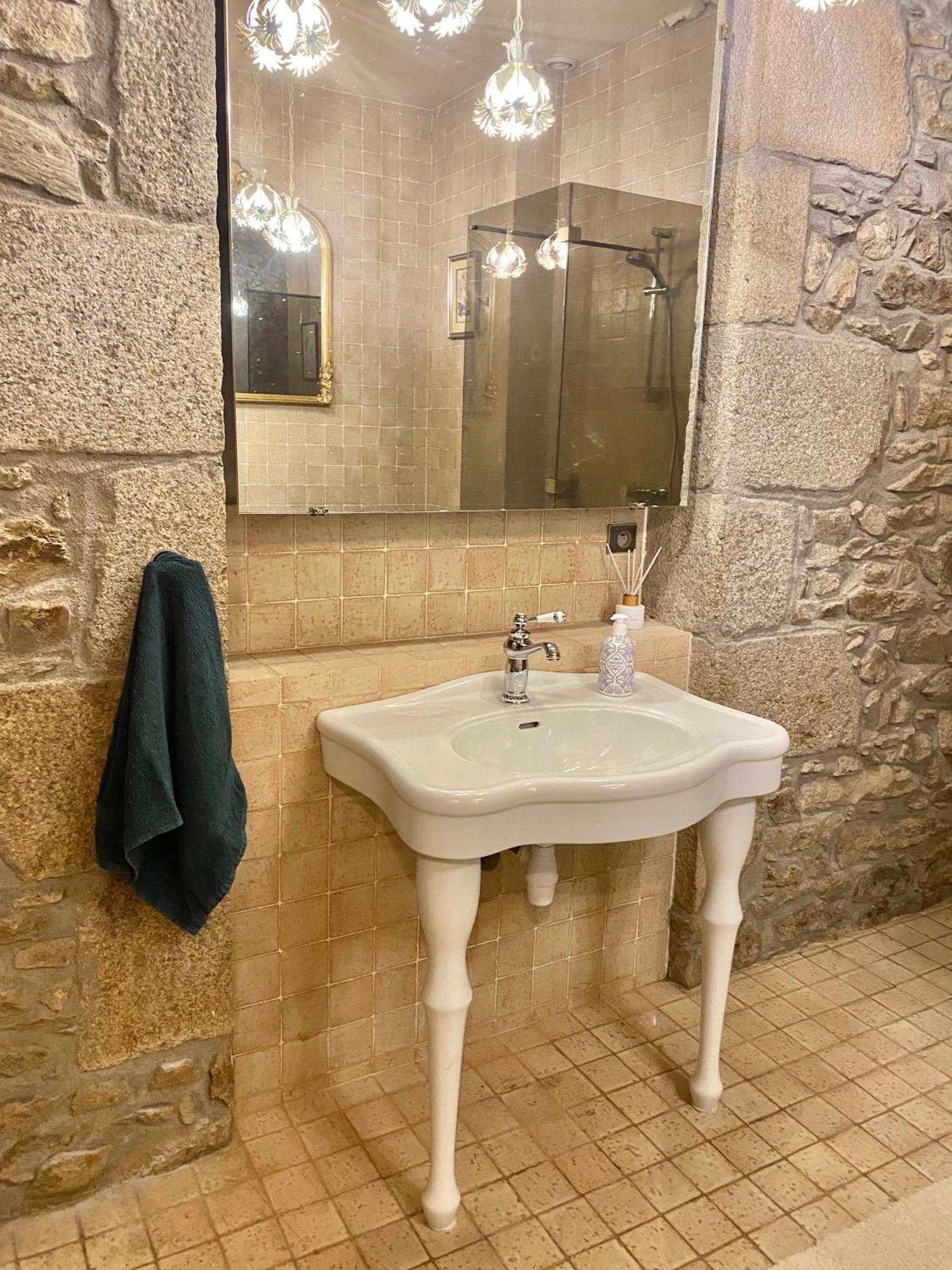 L'Hotel De Herce Chambre D'Hote Mayenne Bilik gambar
